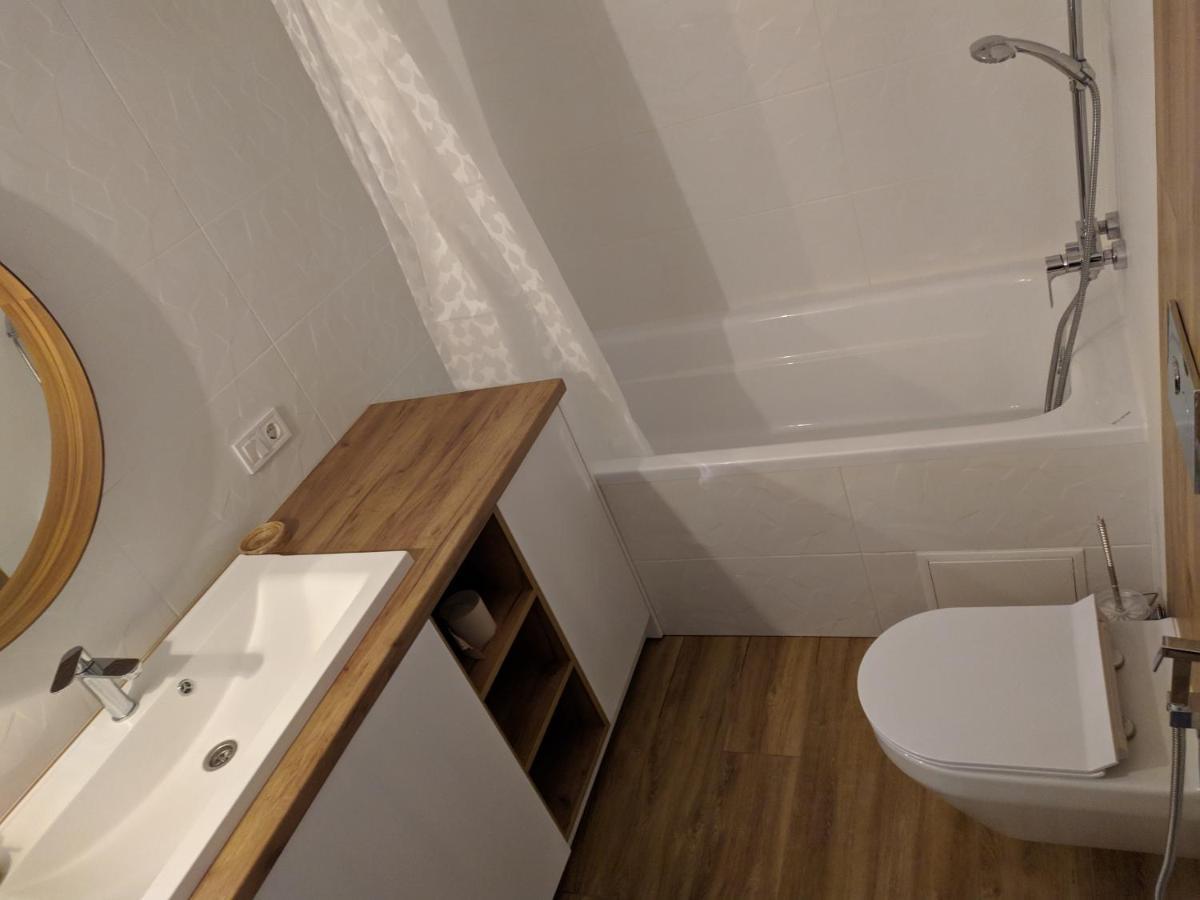 Cozy 75 apart in Center - 2х комнатная квартира в Центре Кропивницкого Кропивницький Екстер'єр фото